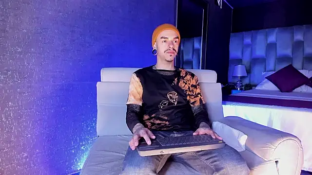 Snapshot of kaletattoo chatting on 02/10/26, 11:20 kaletattoo online show from 02/10/26, 11:20