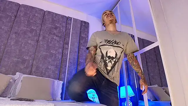 Snapshot of kaletattoo chatting on 02/25/26, 11:21 kaletattoo online show from 02/25/26, 11:21