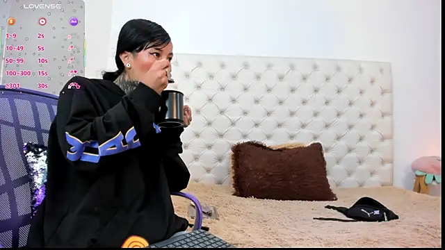 esmeralda06 online show from 04/17/26, 02:20