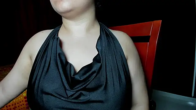 Snapshot of Little_Shaara chatting on 03/03/25, 08:30 Little Shaara online show from 03/03/25, 08:30