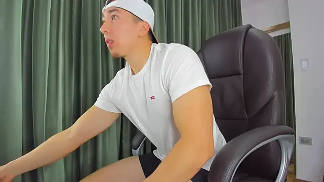 Tombarden online show from 03/18/25, 07:01