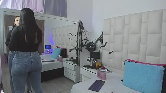 Ariana rouse online show from 10/22/25, 04:50