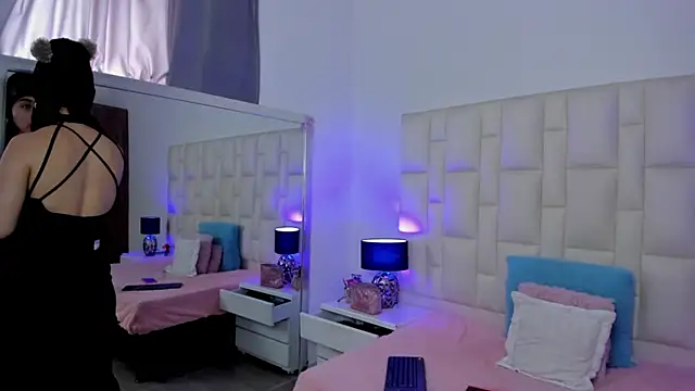 Ariana rouse online show from 11/29/25, 05:13