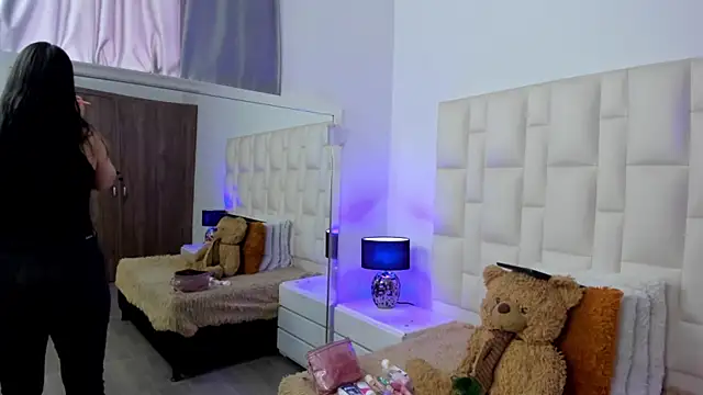 Ariana rouse online show from 03/28/26, 05:03