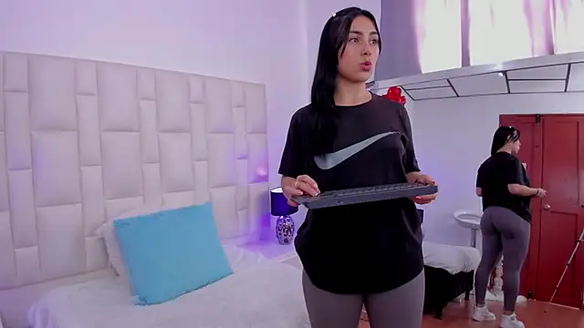 Ariana rouse online show from 03/19/25, 06:55