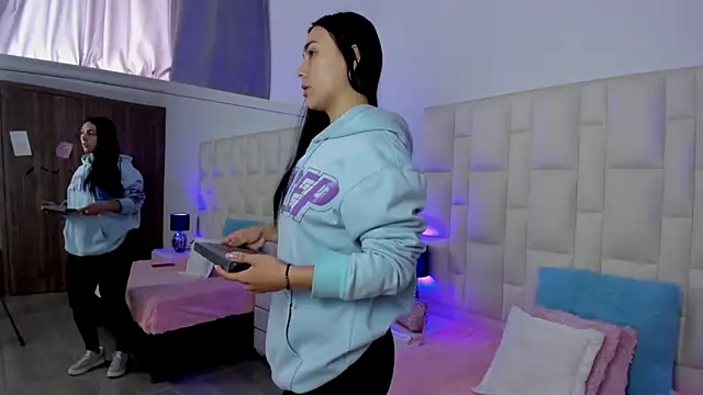 Ariana rouse online show from 11/28/25, 04:40