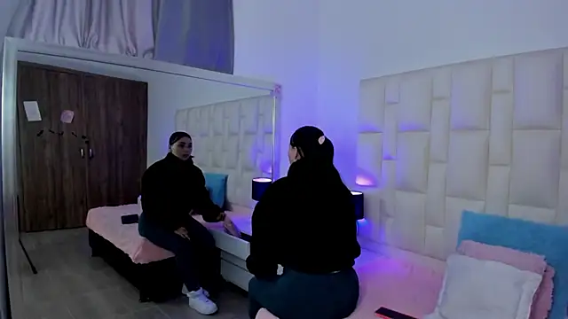 Ariana rouse online show from 11/27/25, 05:57