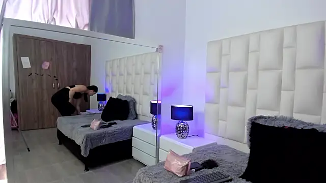 Ariana rouse online show from 02/16/26, 05:11