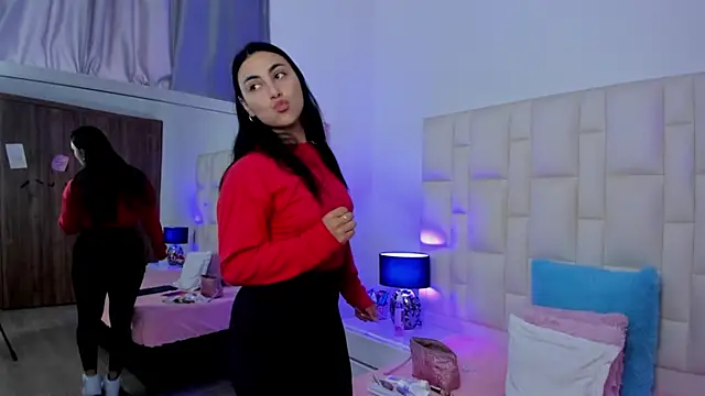 Ariana rouse online show from 11/13/25, 05:06