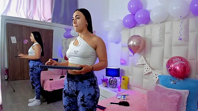 Ariana rouse online show from 11/04/25, 04:22