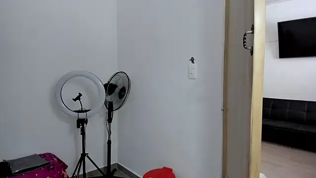 Ariana rouse online show from 01/06/26, 05:17