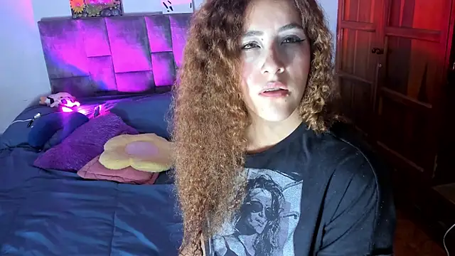 Snapshot of Isangel_ chatting on 10/20/25, 01:07 Isangel online show from 10/20/25, 01:07