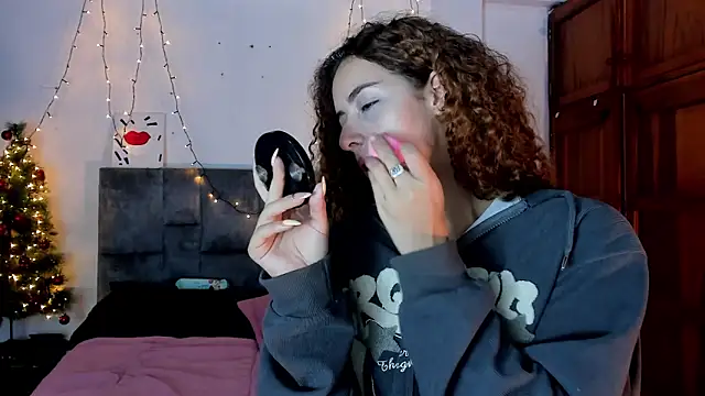 Isangel  online show from 12/05/25, 04:00