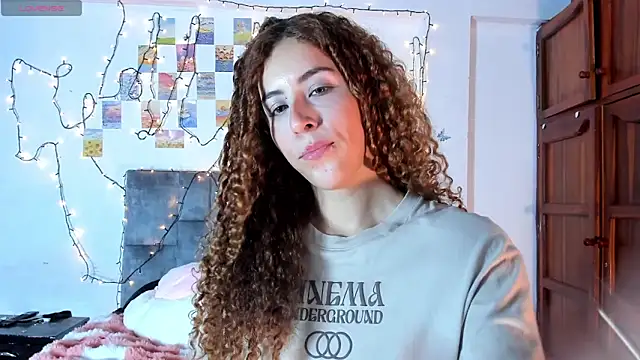 Snapshot of Isangel_ chatting on 01/16/26, 03:21 Isangel online show from 01/16/26, 03:21