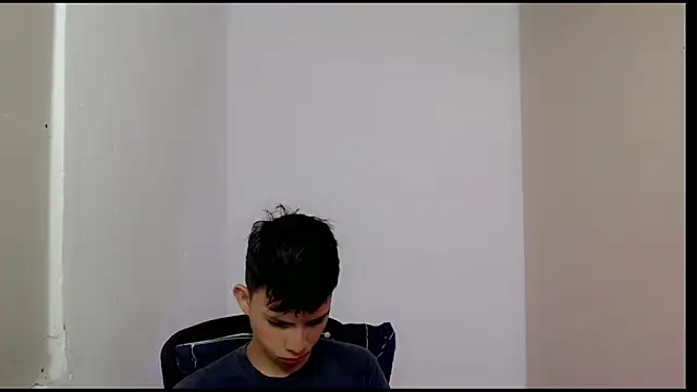 Snapshot of Alexxx_lov chatting on 03/13/25, 12:24 Alexxx lov online show from 03/13/25, 12:24