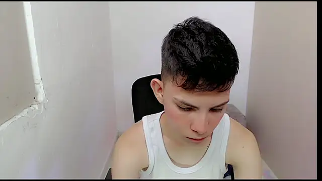 Snapshot of Alexxx_lov chatting on 03/22/25, 01:19 Alexxx lov online show from 03/22/25, 01:19