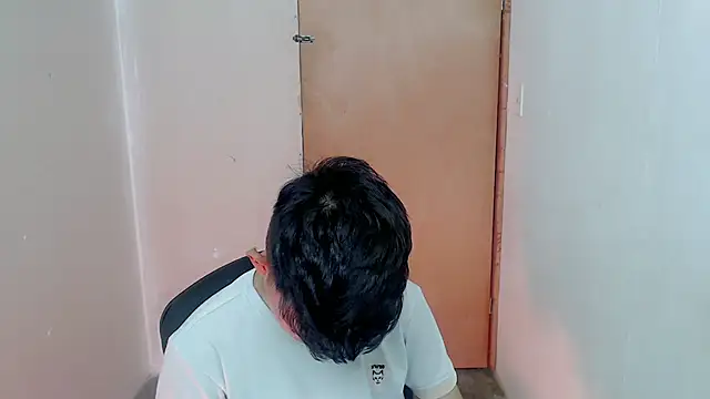 Snapshot of Alexxx_lov chatting on 09/10/25, 12:59 Alexxx lov online show from 09/10/25, 12:59