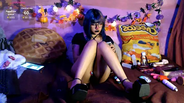 Sharkyu1 online show from 11/20/25, 04:13