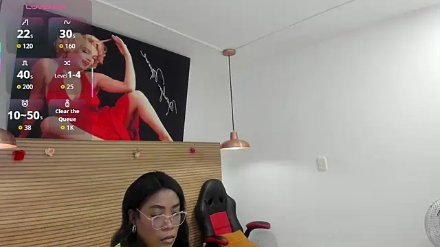 Dakkota Fox online show from 10/26/25, 10:10