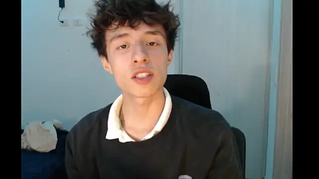 Snapshot of Juanmres chatting on 11/18/25, 05:11 Juanmres online show from 11/18/25, 05:11