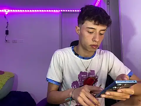 Snapshot of Juanmres chatting on 09/13/25, 09:26 Juanmres online show from 09/13/25, 09:26