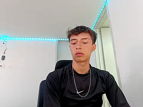 Snapshot of Juanmres chatting on 09/27/25, 06:58 Juanmres online show from 09/27/25, 06:58