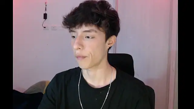 Snapshot of Juanmres chatting on 11/14/25, 04:27 Juanmres online show from 11/14/25, 04:27