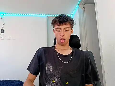 Snapshot of Juanmres chatting on 09/30/25, 07:42 Juanmres online show from 09/30/25, 07:42