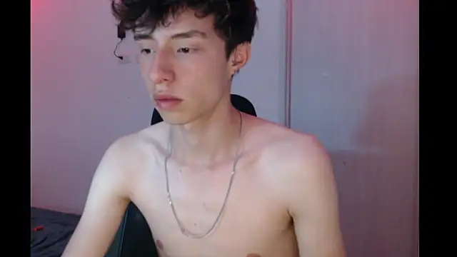 Snapshot of Juanmres chatting on 11/10/25, 03:33 Juanmres online show from 11/10/25, 03:33