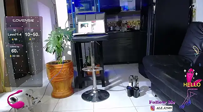 Snapshot of Ale_250900 chatting on 03/18/25, 10:17 Ale 250900 online show from 03/18/25, 10:17
