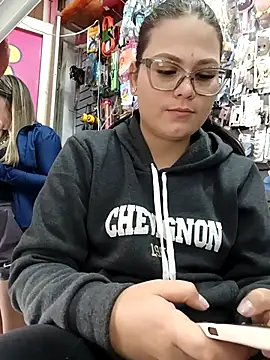 Vale Saenzz online show from 02/25/26, 07:14