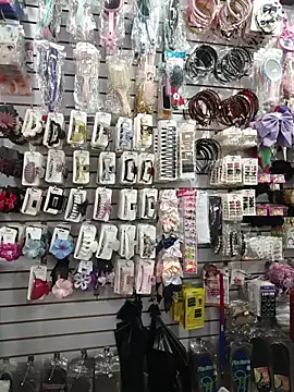 Vale Saenzz online show from 12/19/25, 10:12