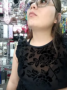 Vale Saenzz online show from 11/14/25, 07:06