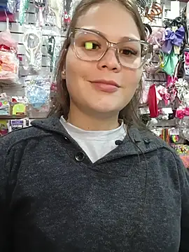 Vale Saenzz online show from 11/28/25, 09:37