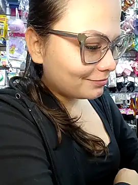 Vale Saenzz online show from 11/10/25, 08:47