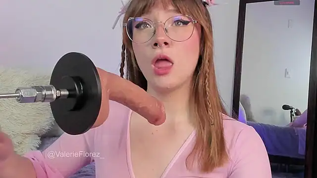 ValerieFlorez  online show from 10/20/25, 11:16