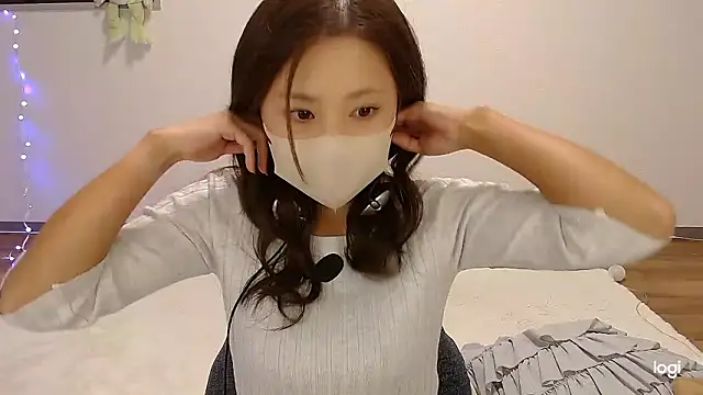 hinano JP online show from 11/04/25, 01:31