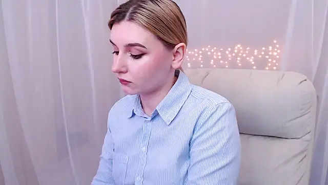 Snapshot of Freya_Celestial chatting on 03/02/25, 10:37 Freya Celestial online show from 03/02/25, 10:37