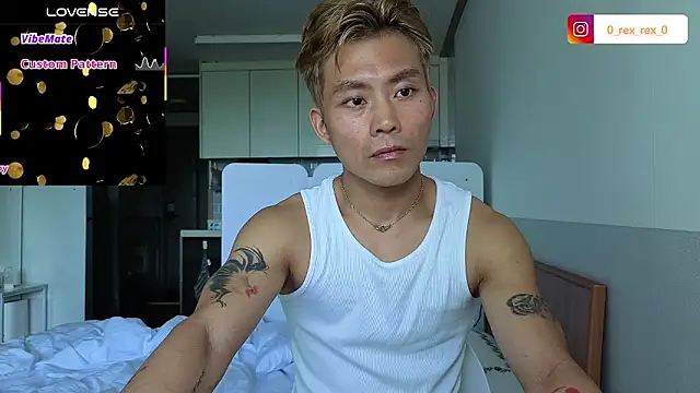 Snapshot of Doh728 chatting on 10/12/25, 02:35 Doh728 online show from 10/12/25, 02:35