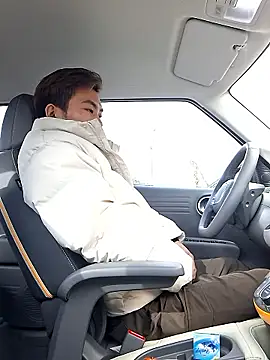 Snapshot of Doh728 chatting on 11/25/25, 12:55 Doh728 online show from 11/25/25, 12:55