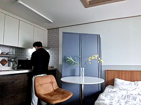 Snapshot of Doh728 chatting on 03/10/25, 11:06 Doh728 online show from 03/10/25, 11:06