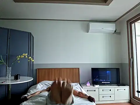 Snapshot of Doh728 chatting on 03/10/25, 12:18 Doh728 online show from 03/10/25, 12:18