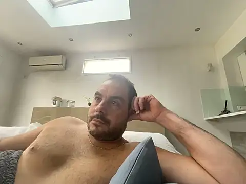 Snapshot of justeqqun chatting on 11/10/25, 10:42 justeqqun online show from 11/10/25, 10:42