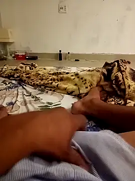 Snapshot of Moreno-32- chatting on 02/26/26, 02:33 Moreno-32- online show from 02/26/26, 02:33