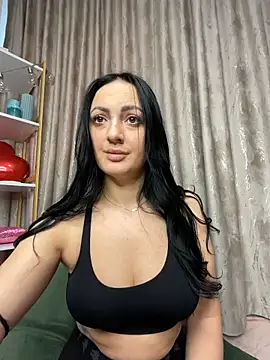 Snapshot of RaisaSalvi chatting on 02/17/26, 10:56 RaisaSalvi online show from 02/17/26, 10:56