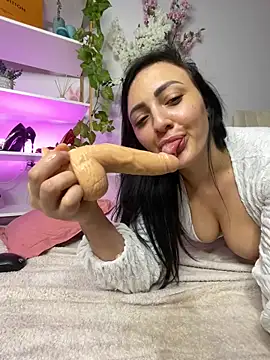 Snapshot of RaisaSalvi chatting on 03/10/25, 06:56 RaisaSalvi online show from 03/10/25, 06:56
