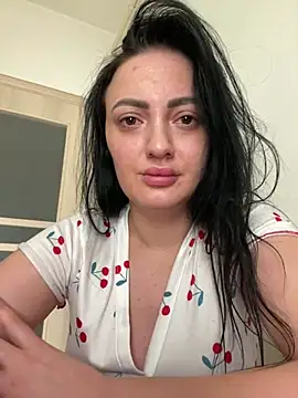 Snapshot of RaisaSalvi chatting on 02/26/25, 11:54 RaisaSalvi online show from 02/26/25, 11:54