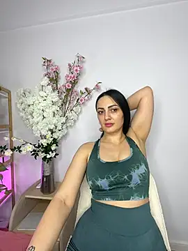 Snapshot of RaisaSalvi chatting on 03/15/25, 03:48 RaisaSalvi online show from 03/15/25, 03:48
