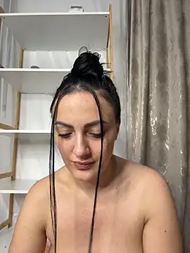 Snapshot of RaisaSalvi chatting on 11/07/25, 02:32 RaisaSalvi online show from 11/07/25, 02:32