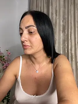 Snapshot of RaisaSalvi chatting on 09/12/25, 12:49 RaisaSalvi online show from 09/12/25, 12:49